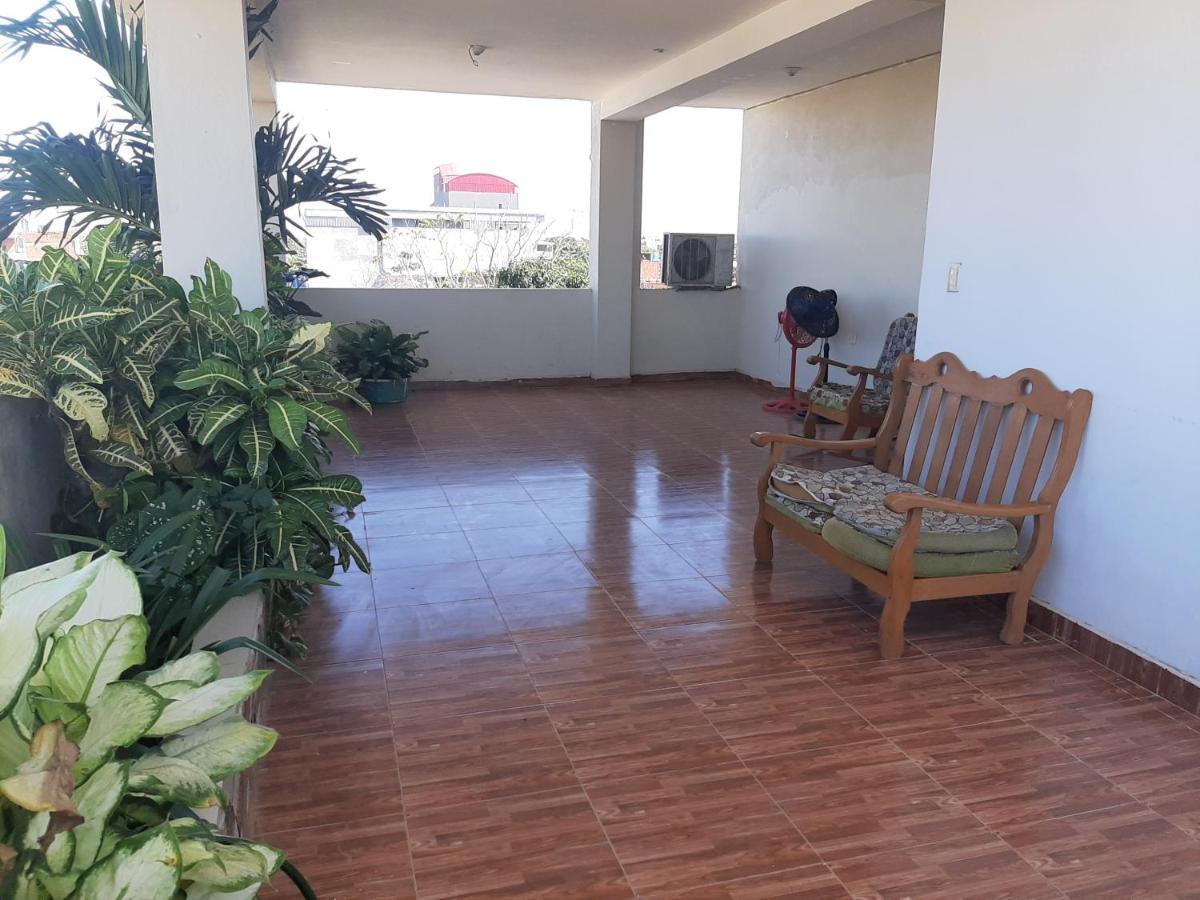 Hospedaje El Emperador Hotell Pucallpa Exteriör bild