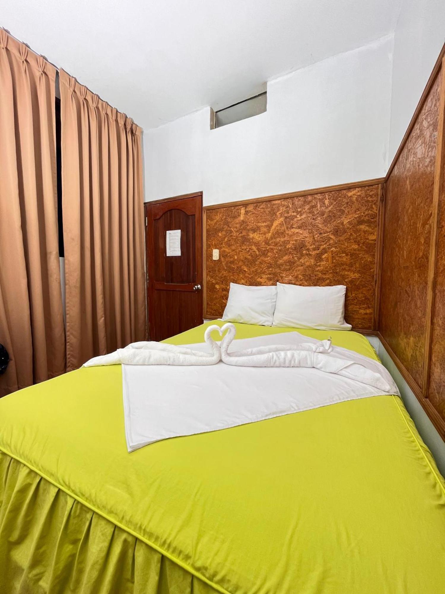 Hospedaje El Emperador Hotell Pucallpa Exteriör bild