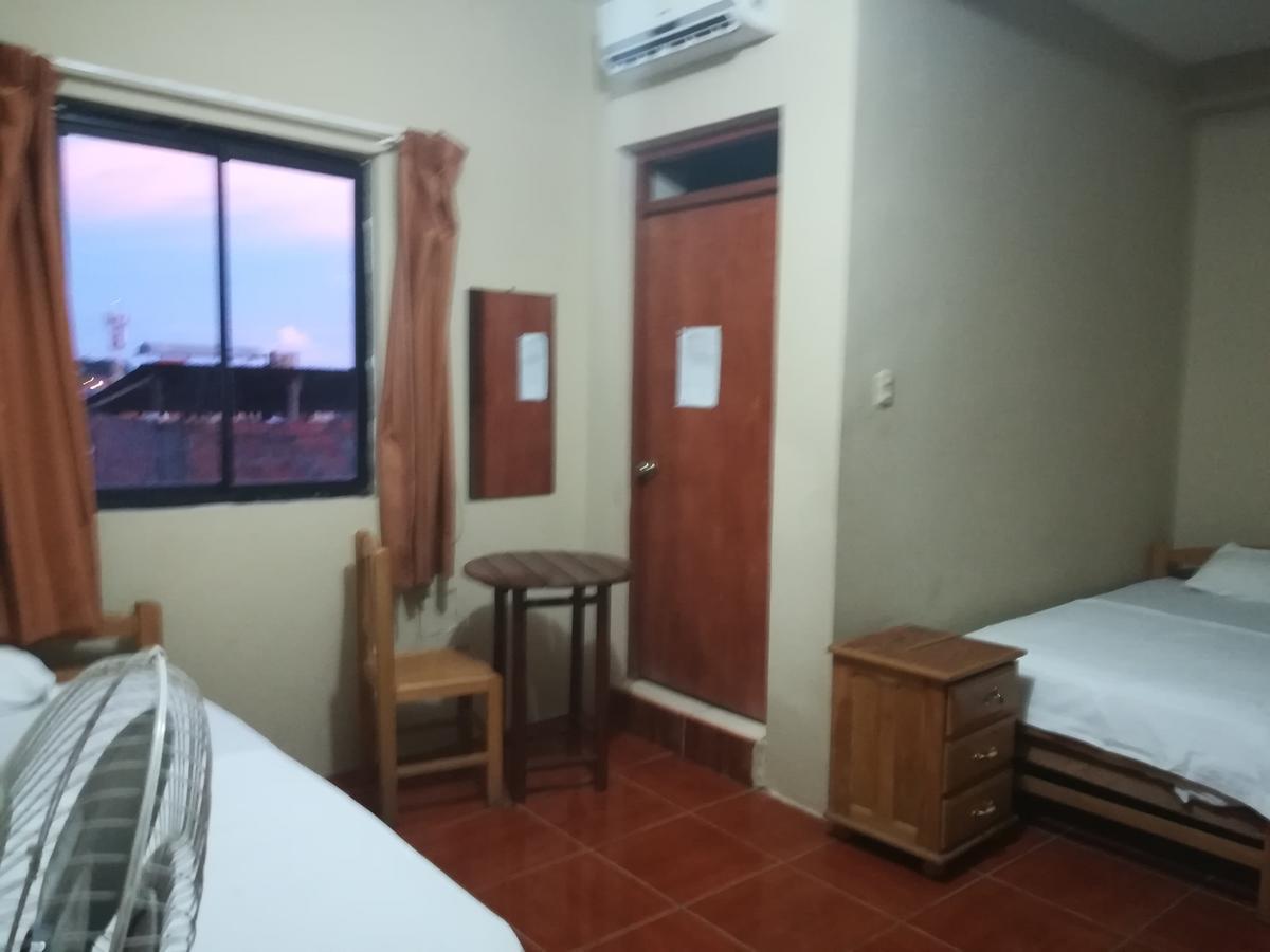 Hospedaje El Emperador Hotell Pucallpa Exteriör bild