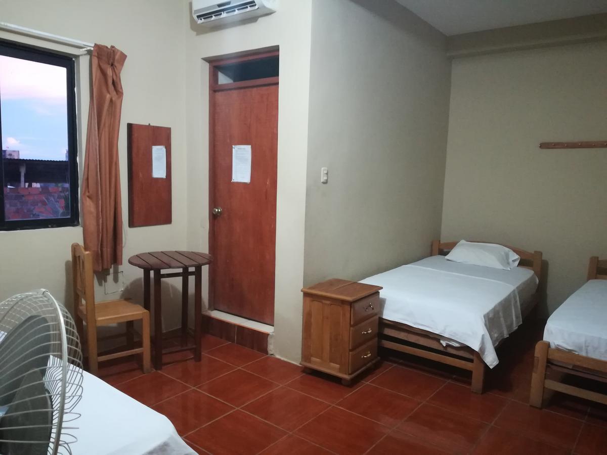 Hospedaje El Emperador Hotell Pucallpa Exteriör bild