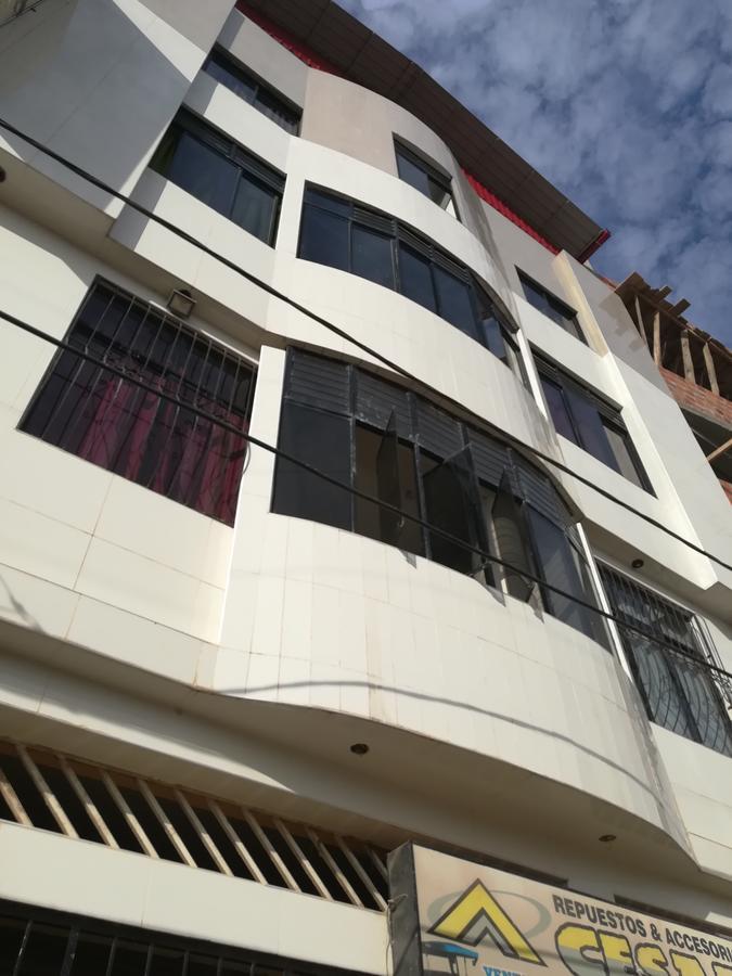 Hospedaje El Emperador Hotell Pucallpa Exteriör bild