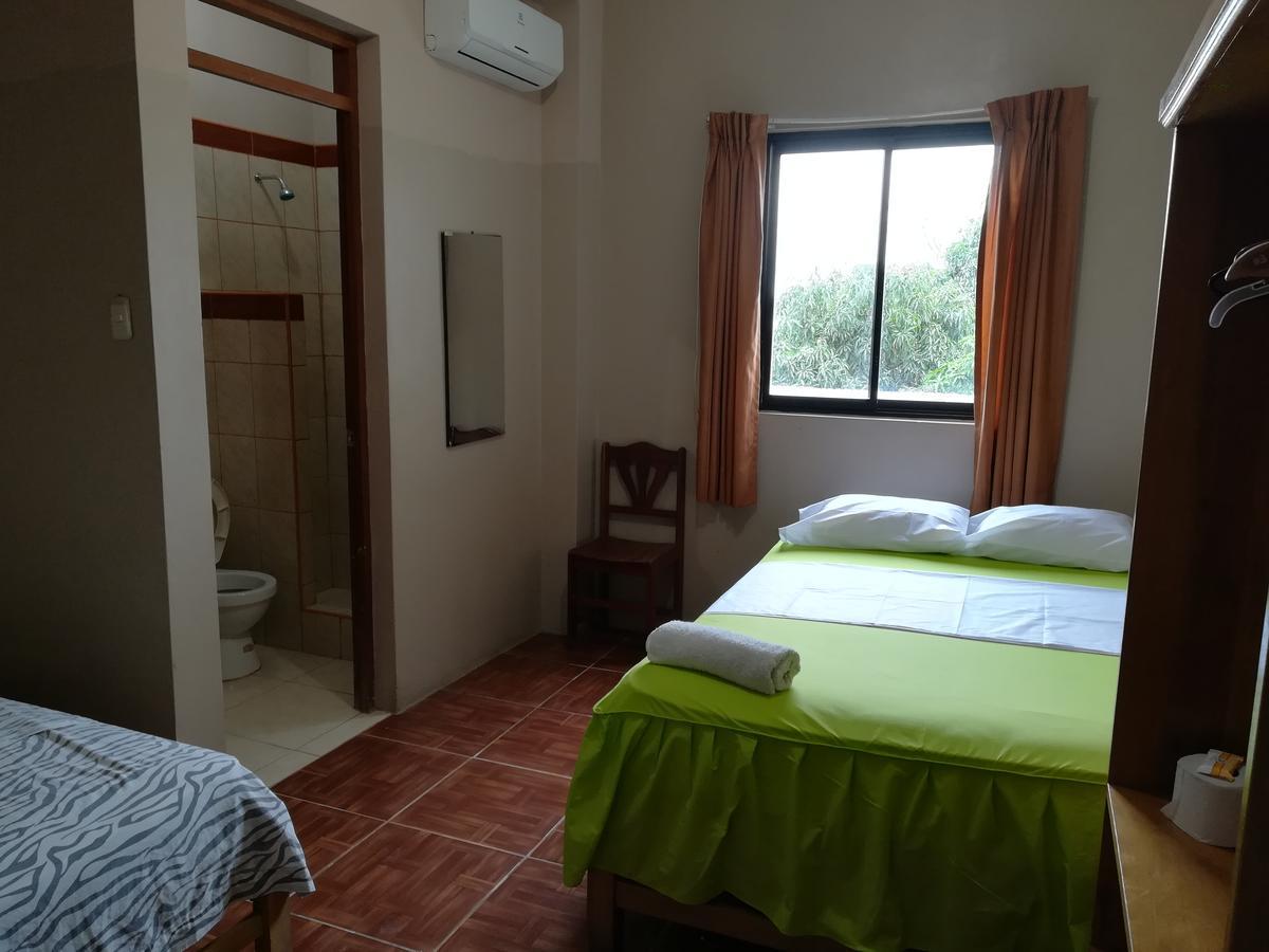 Hospedaje El Emperador Hotell Pucallpa Exteriör bild
