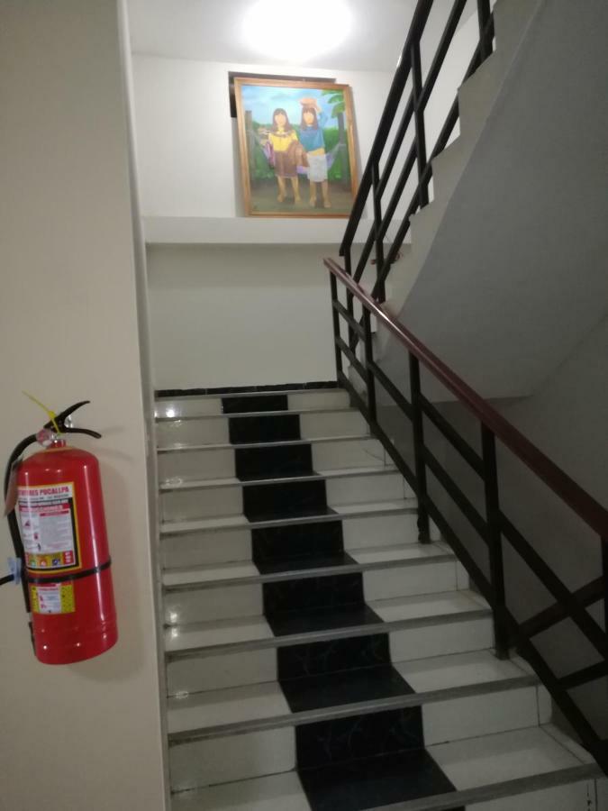 Hospedaje El Emperador Hotell Pucallpa Exteriör bild